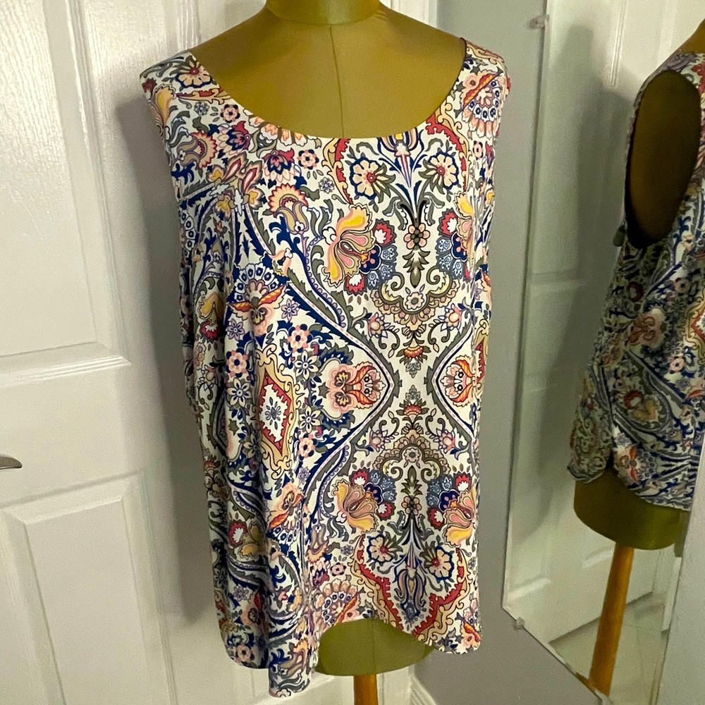 Chico’s (3.5) Reversible Crêpe blouse / tank top